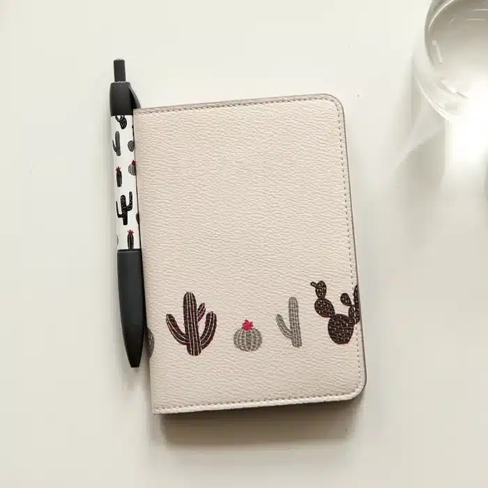 Protege passeport Petits cactus 1